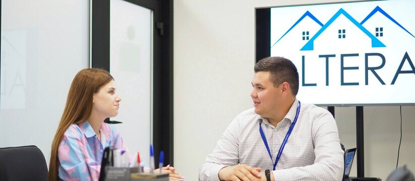 Журналист ProKazan встретилась с Артуром Шарафутдиновым, ведущим специалистом по новостройкам в компании “Альтера”.