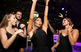 Когда город зажигает огни: куда пойти после раб...