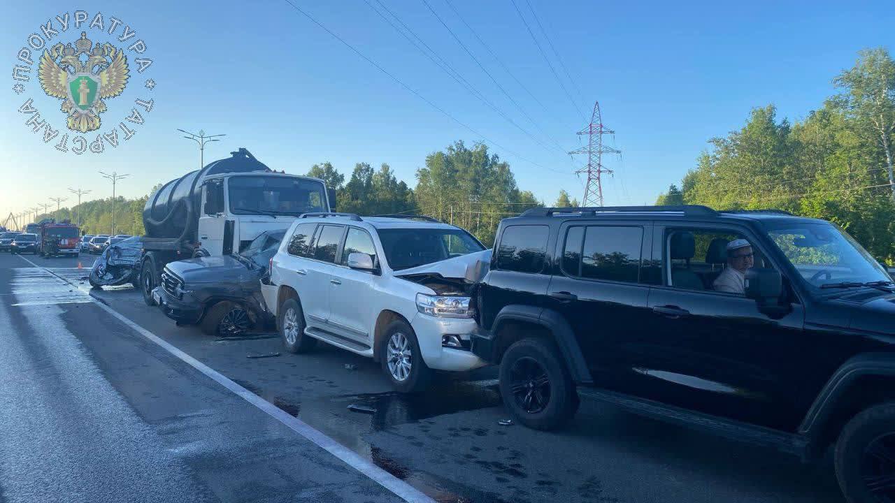 В Казани возбуждено дело после гибели подростка от травм, полученных в ДТП По факту аварии было возбуждено уголовное дело ...
