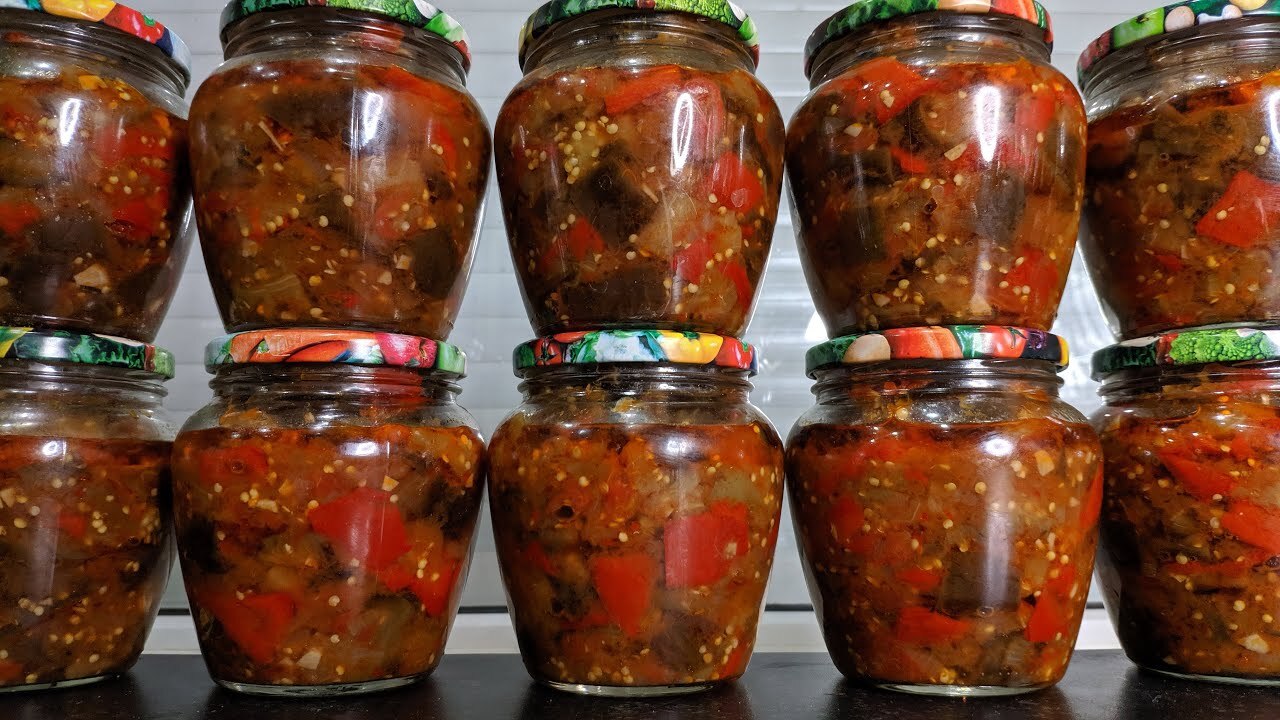 Самая любимая заготовка на зиму из баклажан: вкуснятина и на чёрном хлебе, и курице. Выручает зимой - банку открыл и гарнир готов С окончанием августа приходит время, когда нево...