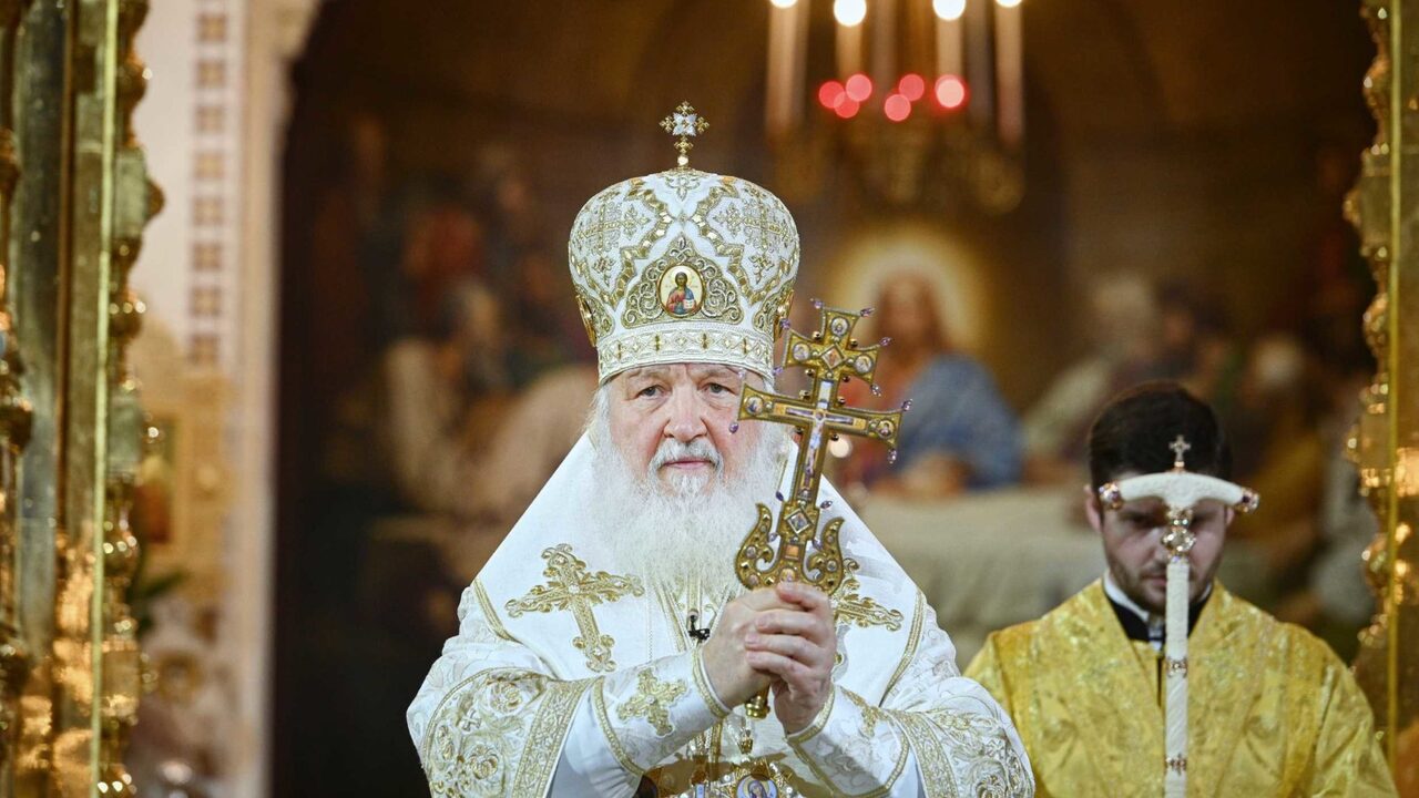 Патриарх Кирилл проводит литургию в Казанском соборе Патриарх Кирилл возглавил праздничную службу в ...
