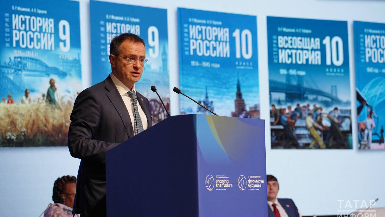 Что изменится в школах Татарстана с нового учебного года Сентябрь 2025: школы Татарстана переходят на но...