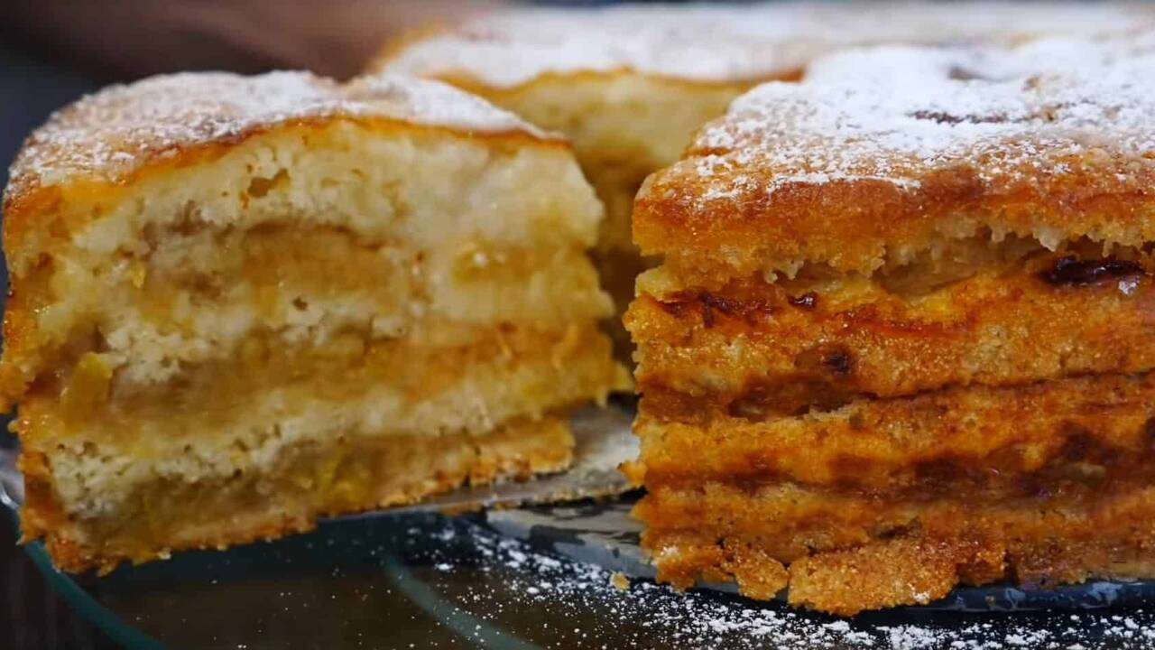 Яблочный насыпной пирог "Три стакана": в 100 раз вкуснее шарлотки — и намного проще в готовке Классическая яблочная шарлотка уже давно стала ...