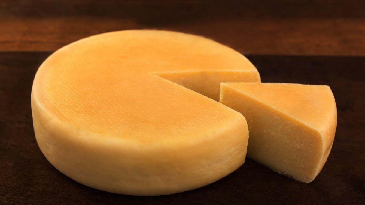 Приготовьте сыр Гауда дома — всего два ингредиента и божественный вкус Сыр Гауда — один из самых популярных голландски...