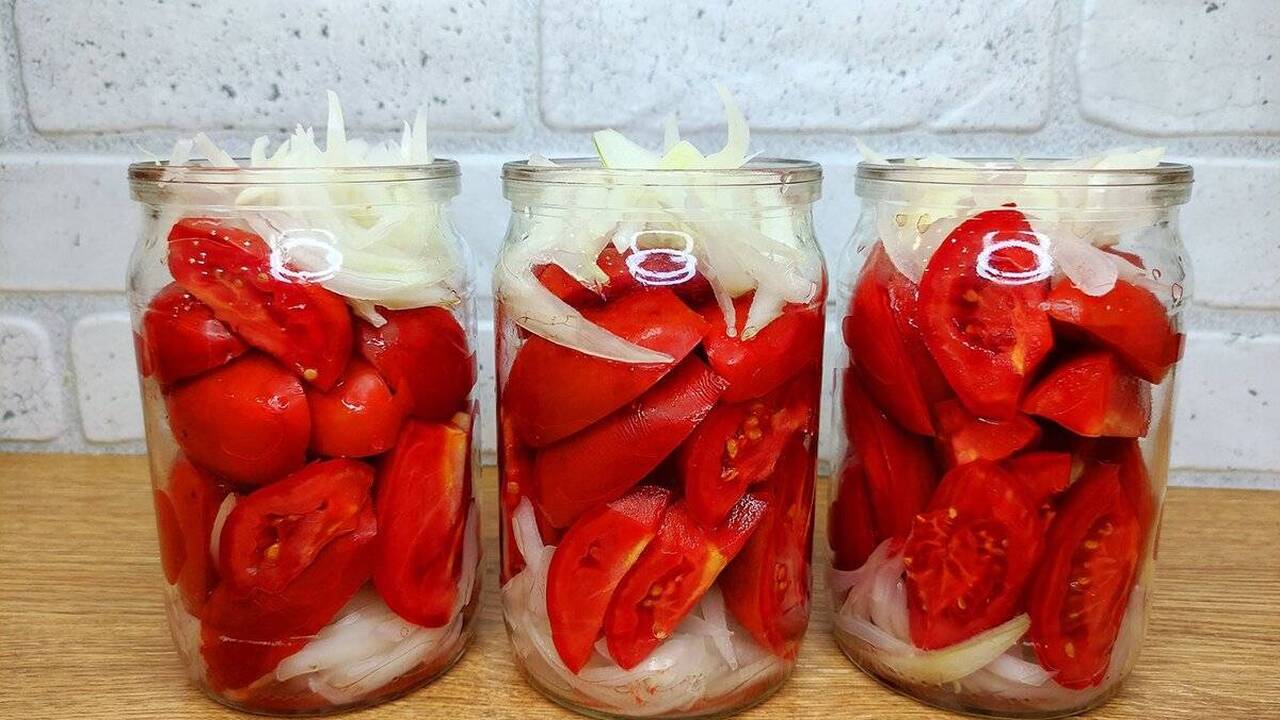Зимой особенно приятно открыть банку домашних з...