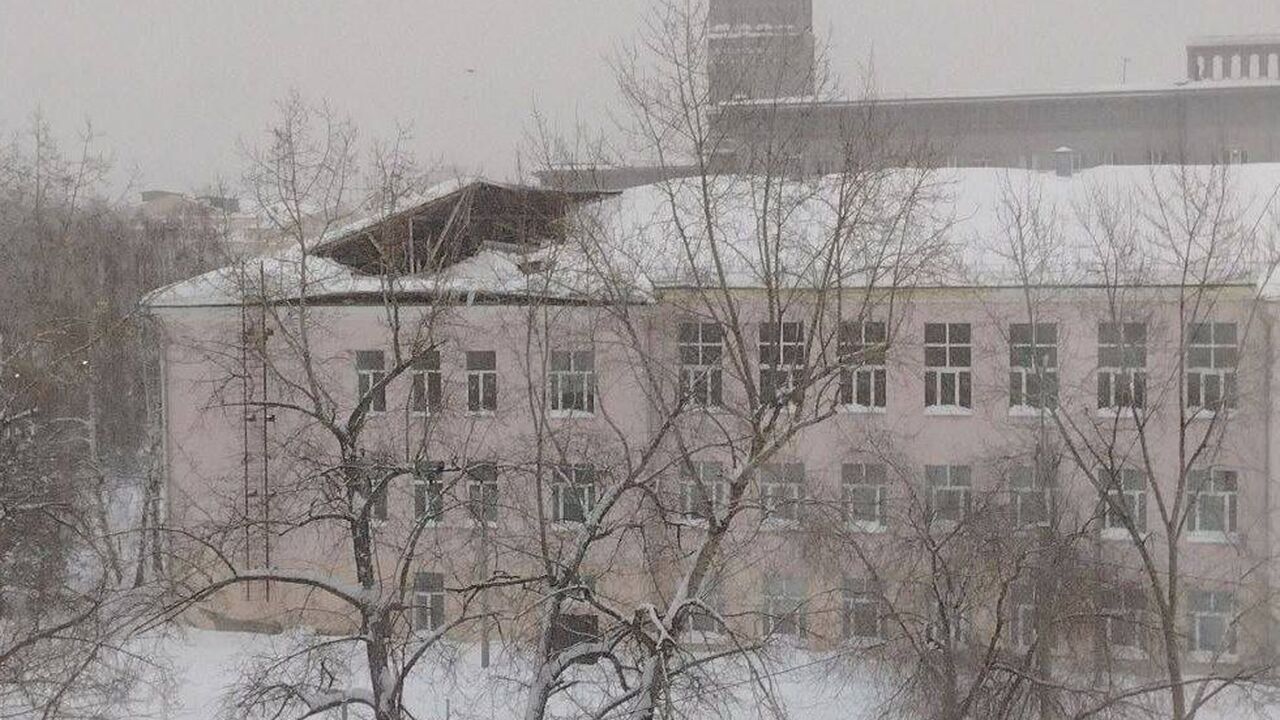 В гимназии №27 имени Хади Такташа в Казани ночь...