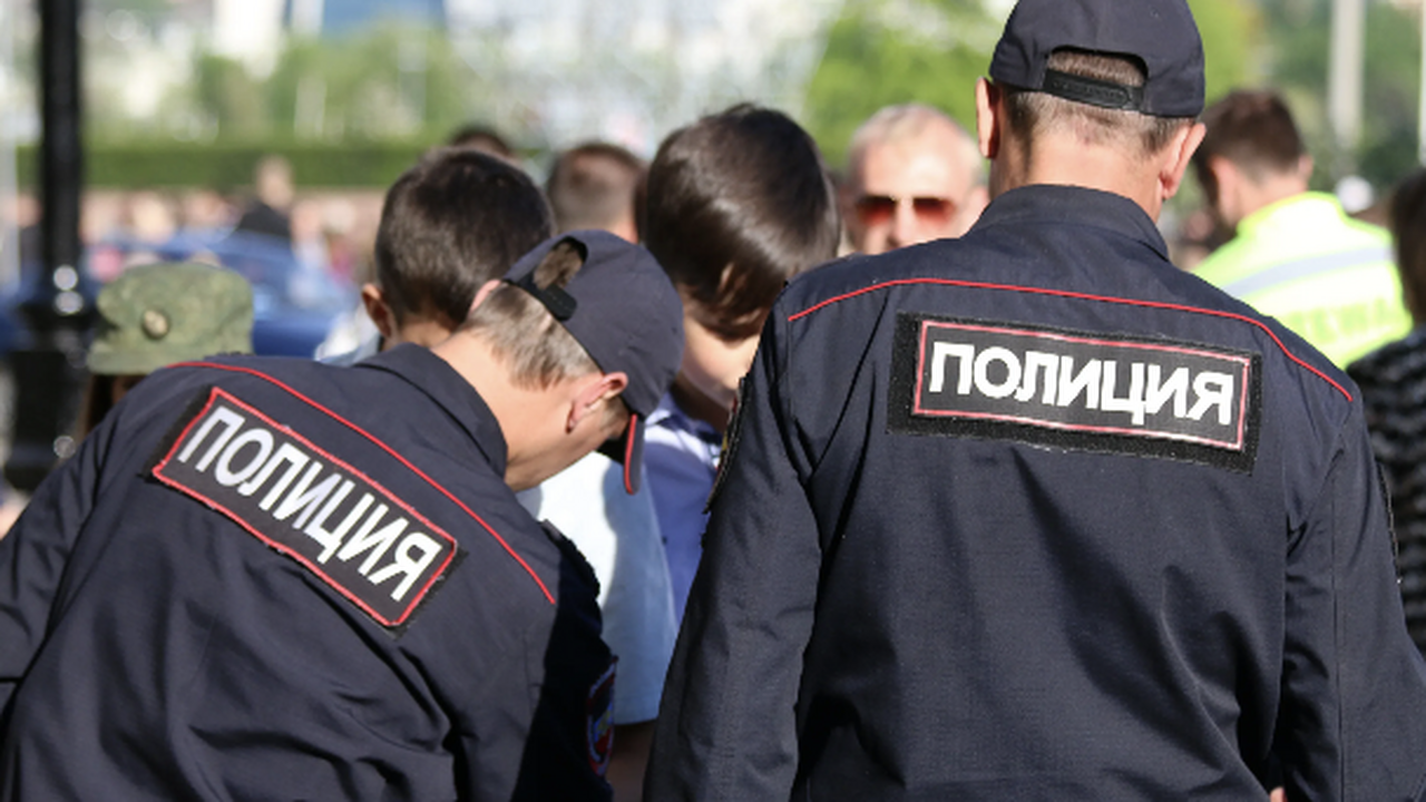 В Казани полиция выявила подростков, находящихся на улице без взрослых В Казани 19 подростков задержаны за нахождение ...