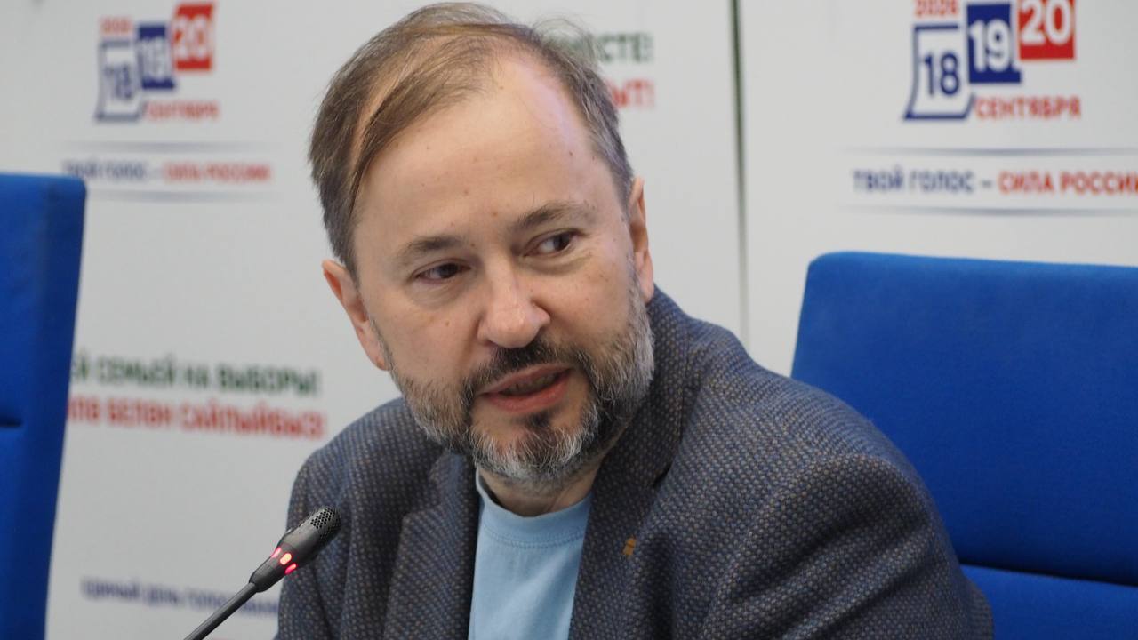 Политолог Михаил Виноградов: «Успех Электронной доски почета в том, что власть готова делиться достижениями граждан» В Едином информационном центре в Казани политол...
