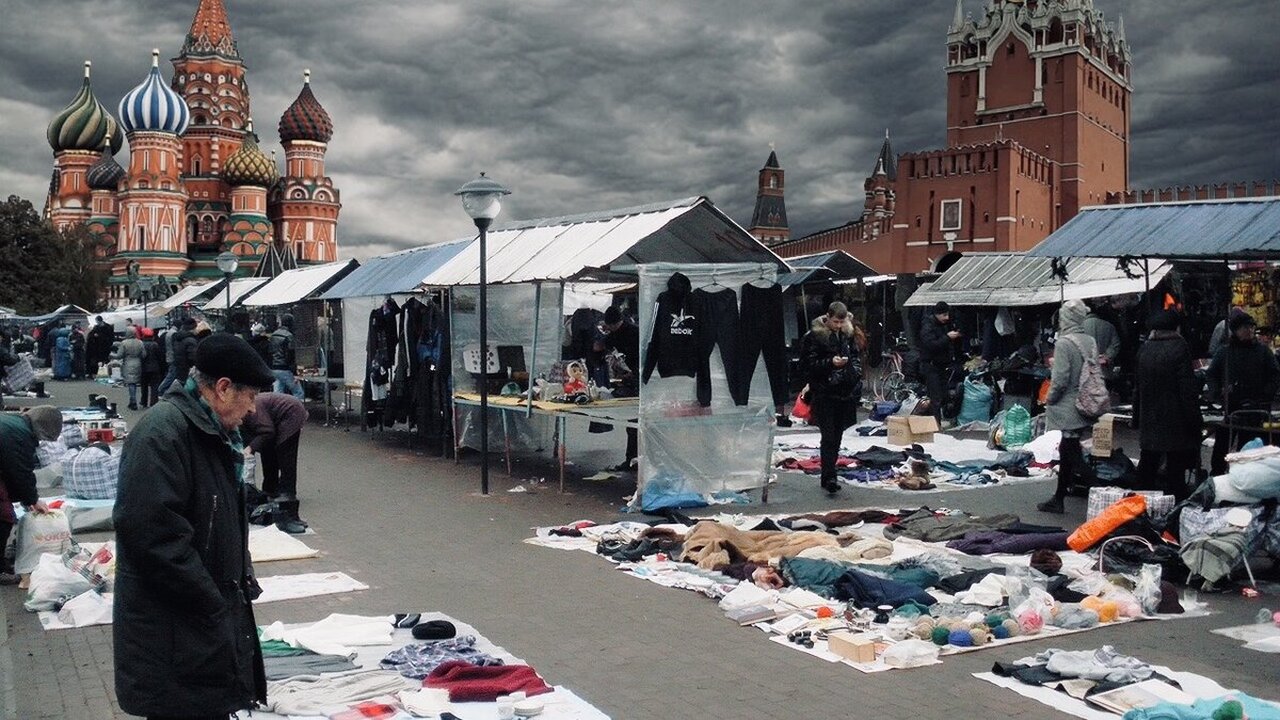 В РФ все денежные накопления обесценятся уже в октябре: страну ждет новая волна девальвации, как в 90-х В последнее время в России наблюдаются первые я...