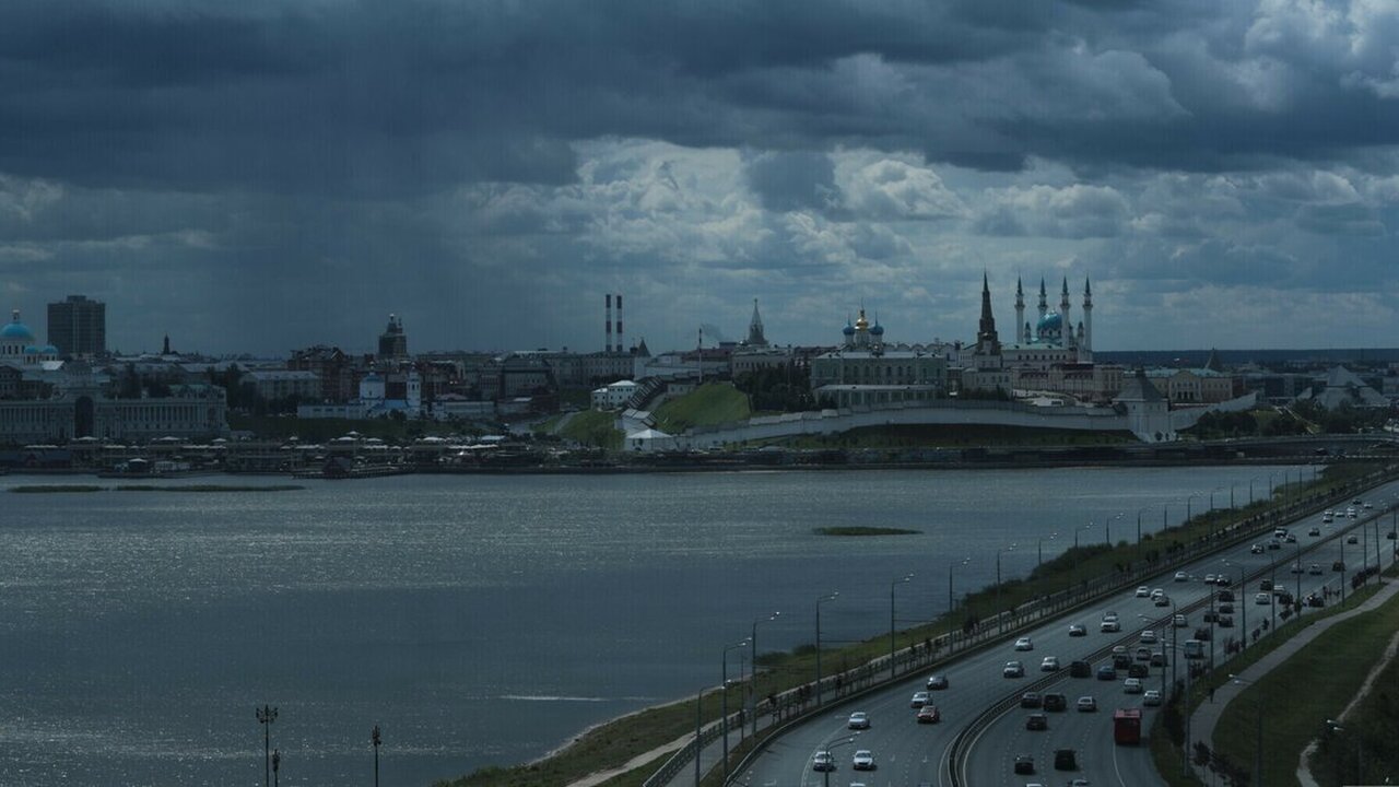 В Татарстане в ближайшие сутки прогнозируют сильную грозу и туман В Татарстане ожидаются гроза и сильные порывы в...