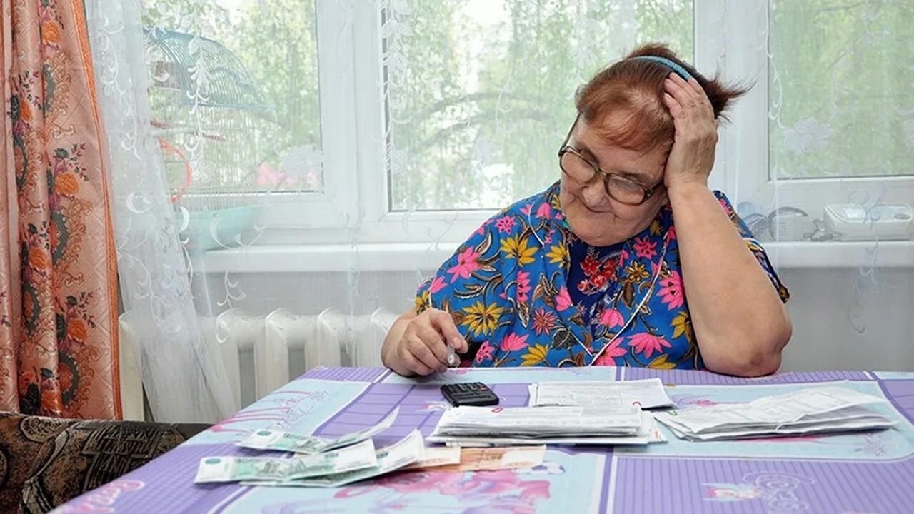 Почему пенсионерам выгодно оплачивать коммуналку заранее — объясняем с цифрами Многие пенсионеры сталкиваются с тем, что в кон...
