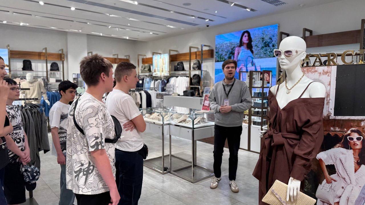 Казанские подростки открыли для себя новый мир профессий В Казани прошла церемония завершения летних ста...