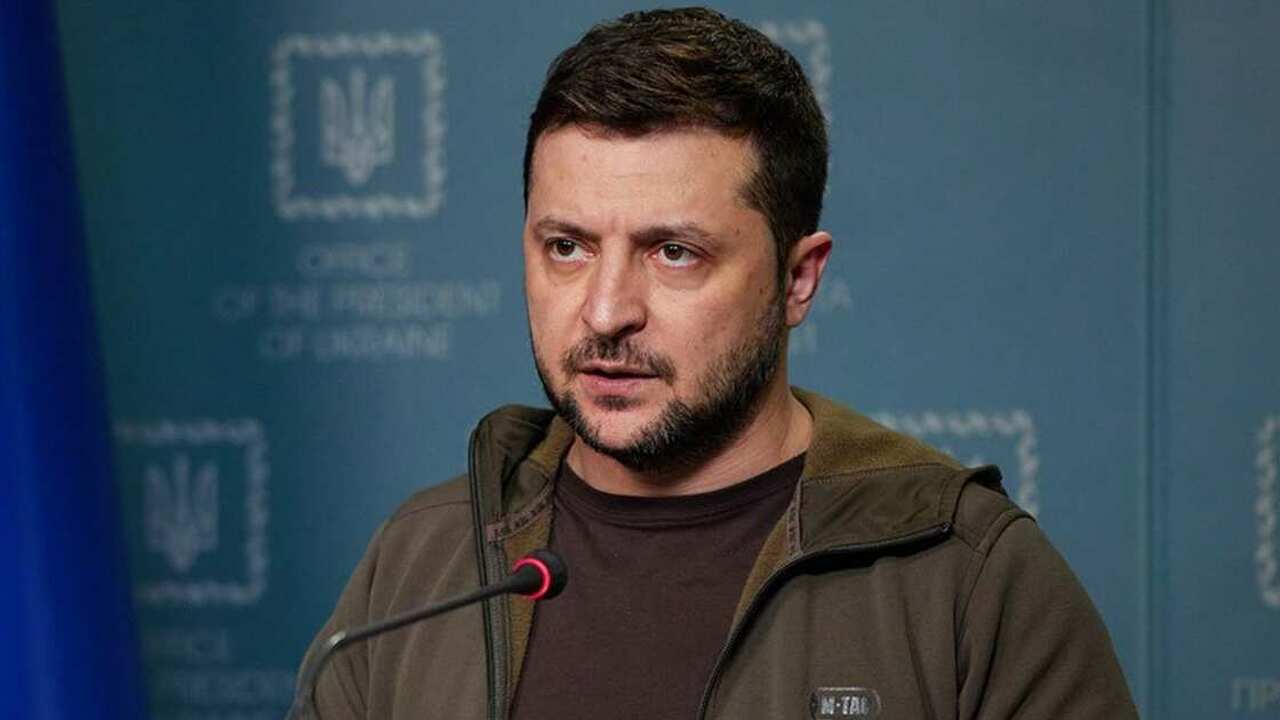 Владимир Зеленский вновь появился в обращении к...