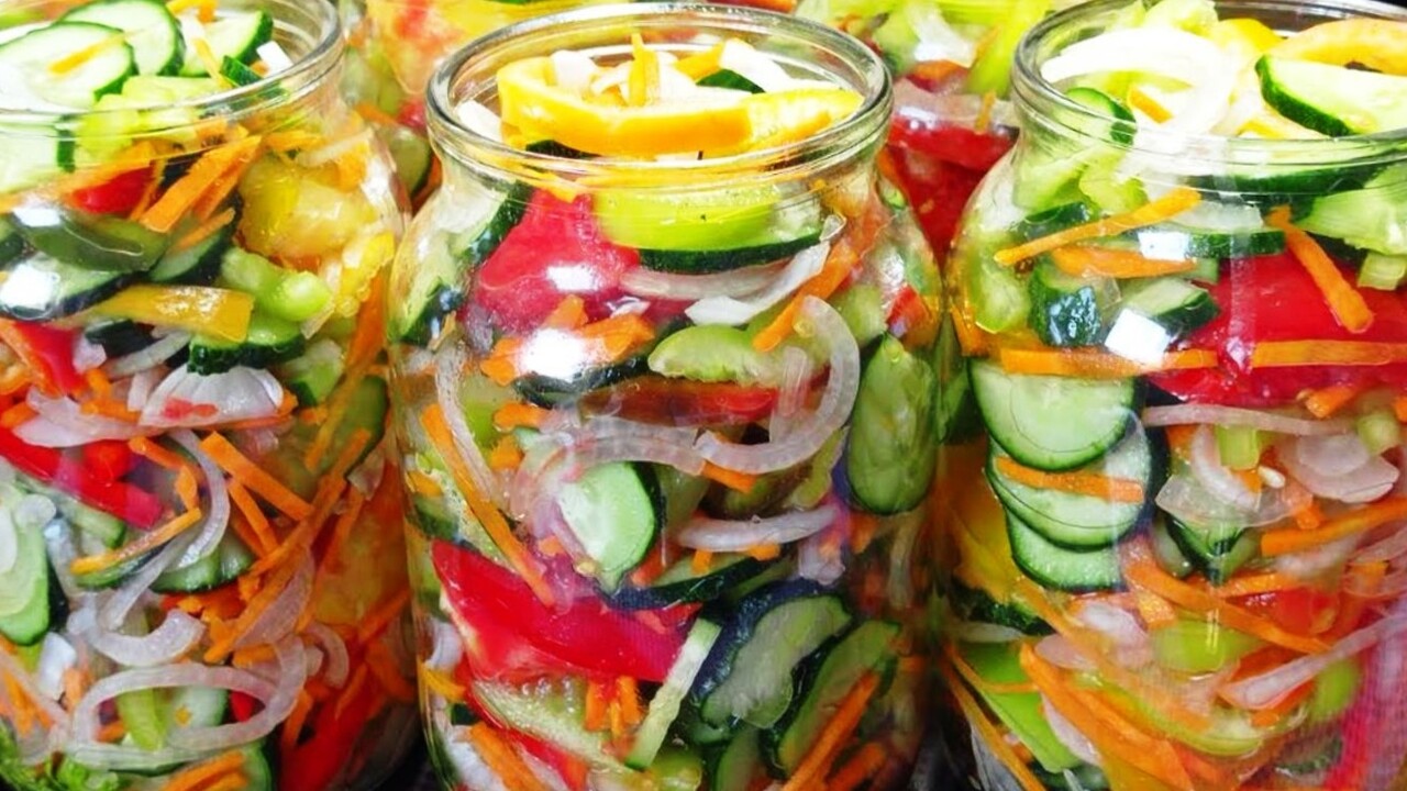 Простой салат на зиму — вкус, который не надоедает ни через месяц, ни через год Зимние заготовки — это не только способ сохрани...