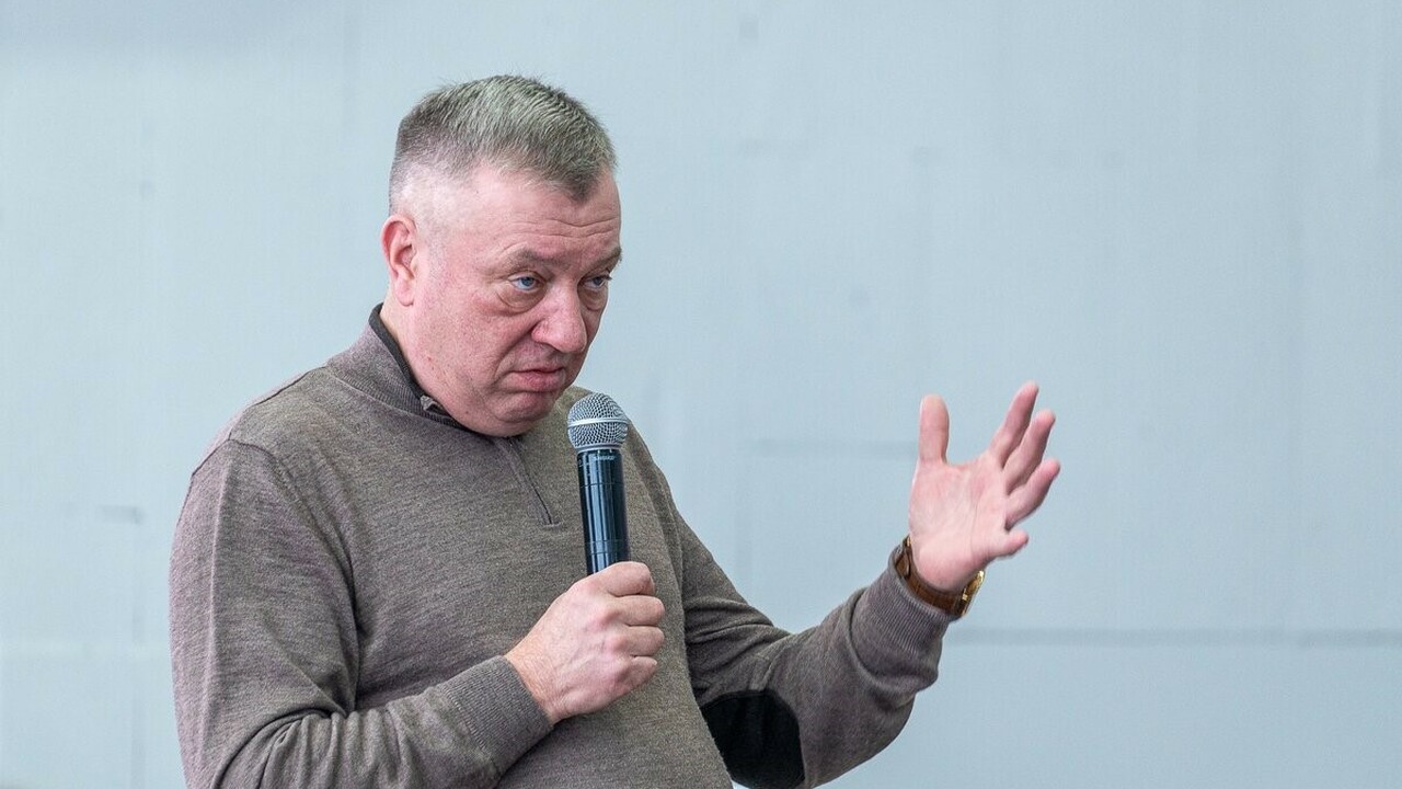 «Теперь служить будут два года»: генерал-лейтенант Андрей Гурулев сказал, как найти новых солдат в России Предложение депутата Госдумы Андрея Гурулева об...