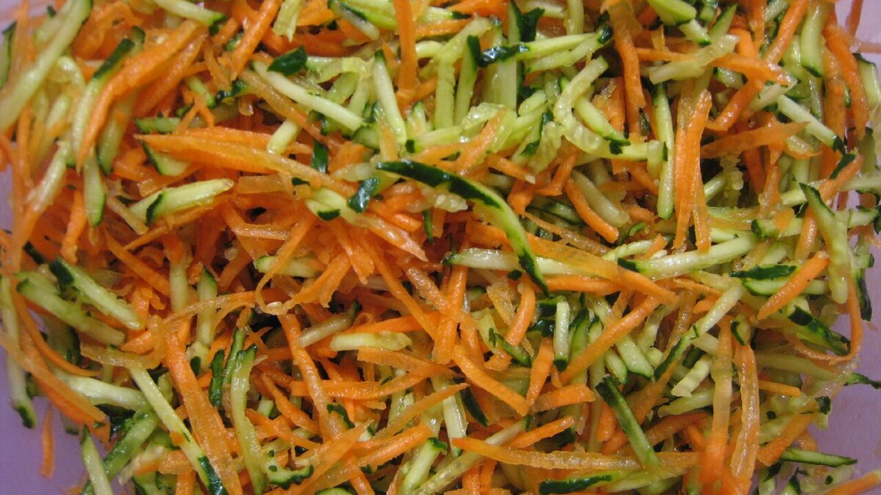 Вкусный салат с морковью: домашних от него за уши не оттащить — легкий и быстрый рецепт Представляем вашему вниманию рецепт восхититель...
