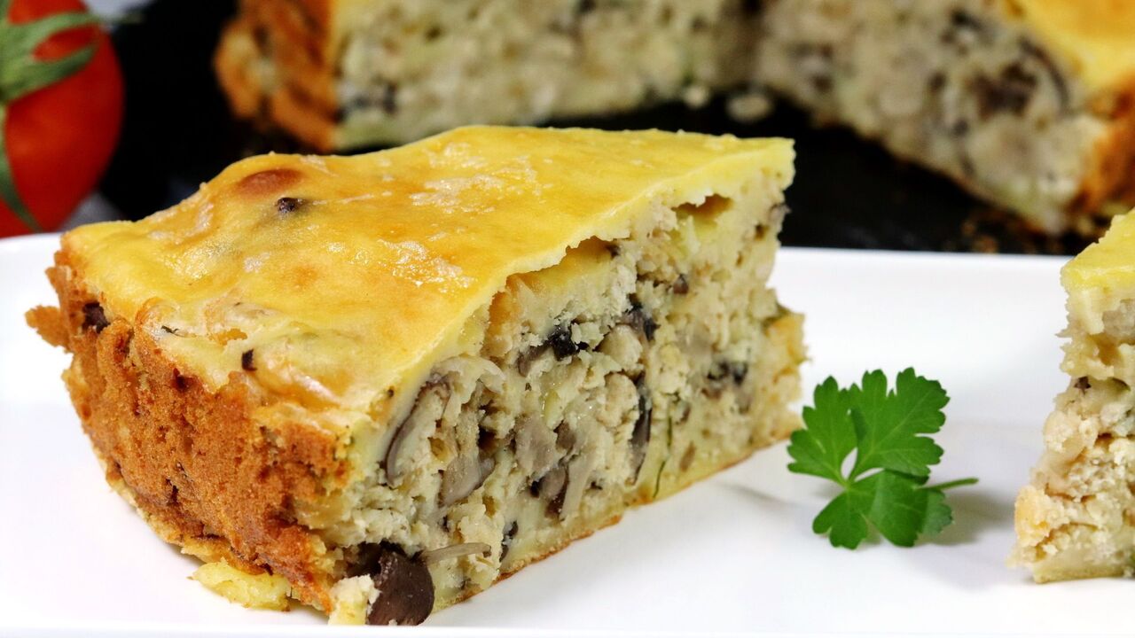 Уникальный пирог из СССР: начинка из лука и шампиньонов — прекрасно подойдет как закуска под любое мясо В Советском Союзе пирог «Закусочный» был очень ...