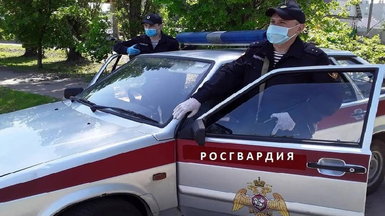 Что делать, если остановила Росгвардия? Правильные действия водителя и важные моменты На дорогах России всё чаще водители сталкиваютс...