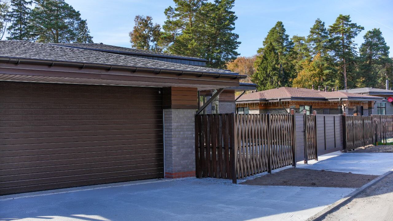  Сколько реально стоит дом и квартира, где ниже...