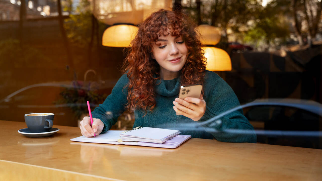 Билайн установил новую норму телекома — компания включила валюту для нейросетей в свои пакеты ИИ-токены теперь доступны клиентам наравне с ми...