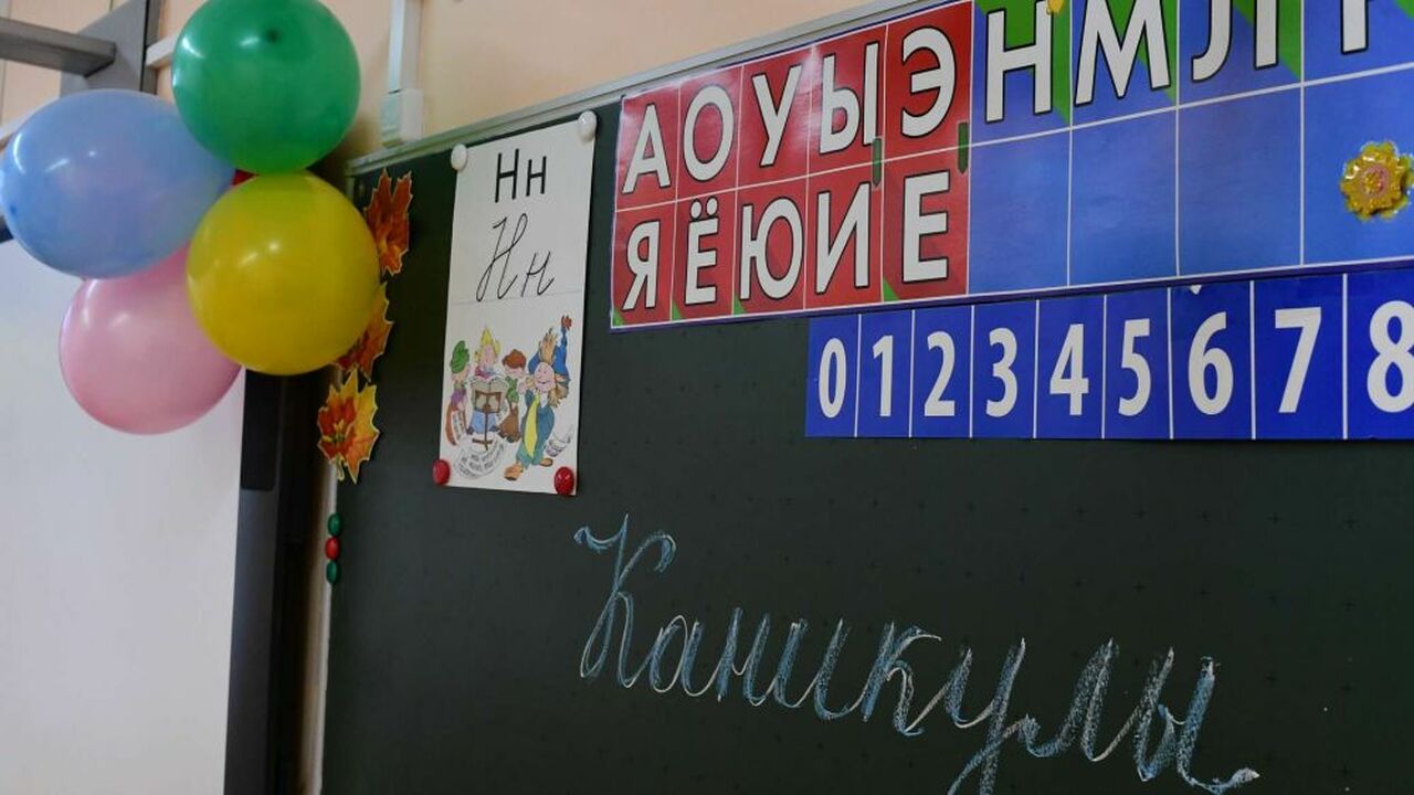 «Школы на ушах»: весенние каникулы изменили — указ с новыми датами уже утверждён Узнайте о предварительном графике школьных кани...