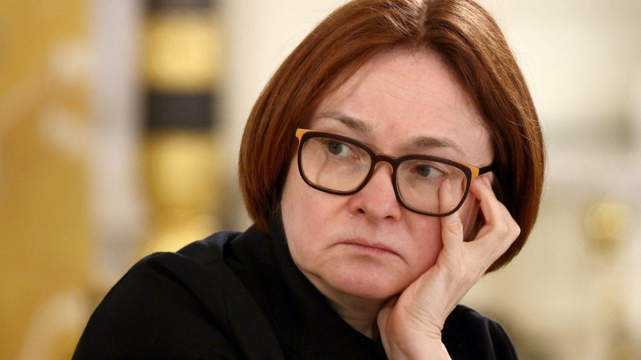 Набиуллина предупредила россиян: трудные времена ждут владельцев рублёвых сбережений На форуме «Финополис-2025» глава Банка России Э...