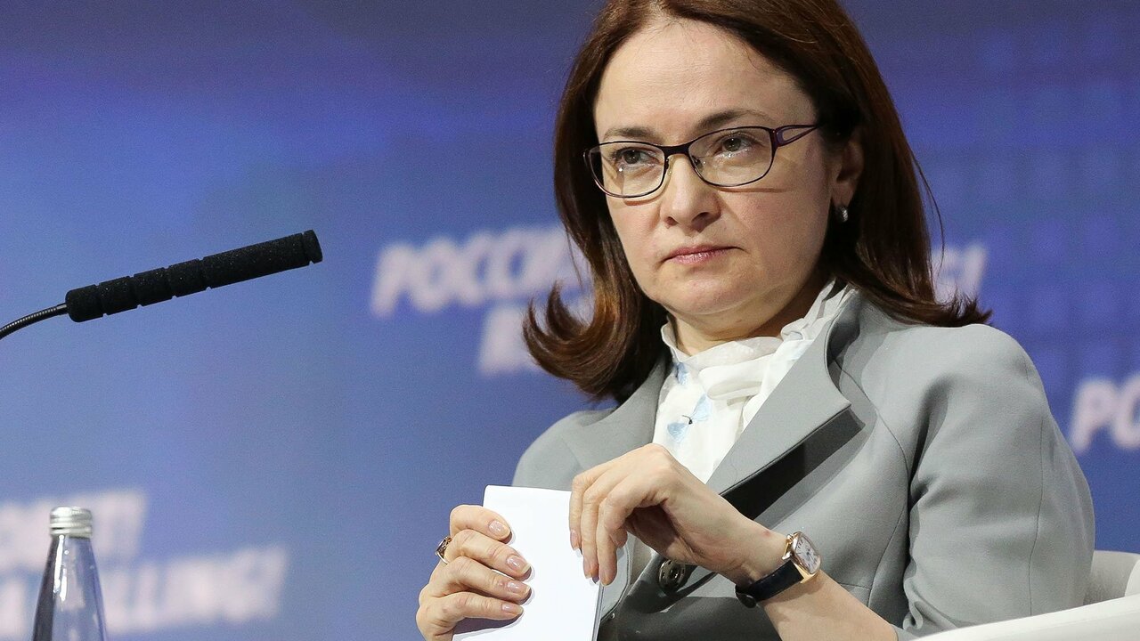 Тяжелые времена: Набиуллина озвучила информацию для россиян, у кого есть вклады и кредиты К концу 2024 года Центральный банк России приня...