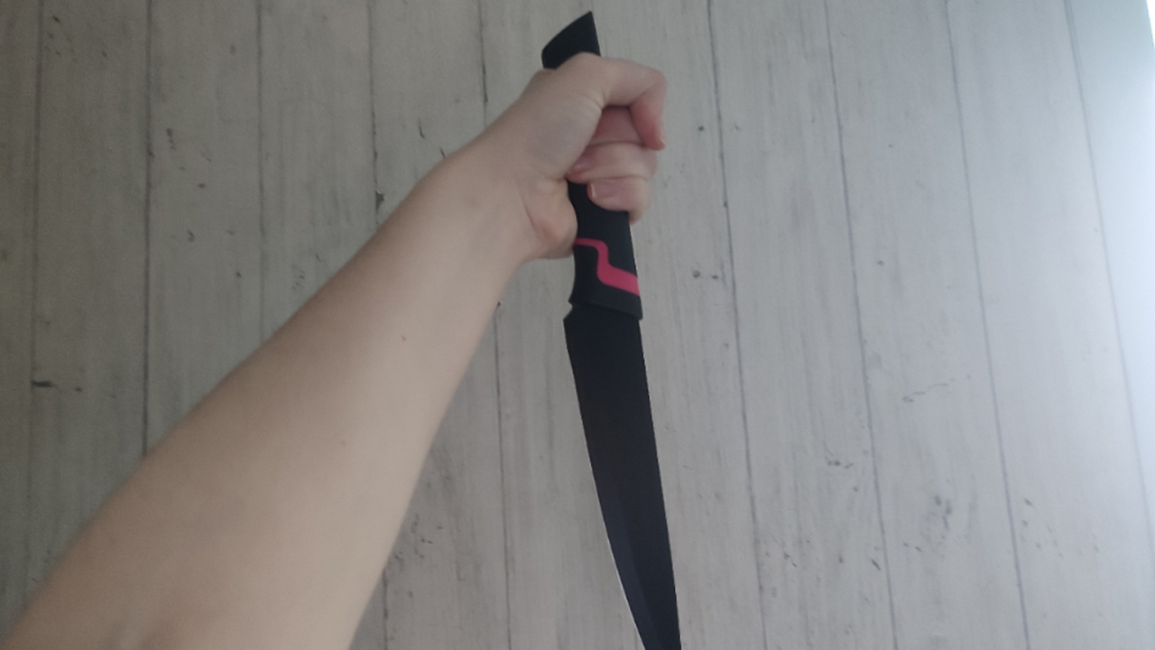 Под Казанью 8 мая 14-летняя девочка зарезала мать Семья, по имеющимся данным, была полной