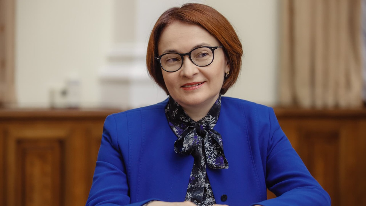 "У нас нет другого выхода, держитесь": Набиуллина дала понять об «ударе» по кошелькам без повышения ставки Глава Центробанка России Эльвира Набиуллина на ...