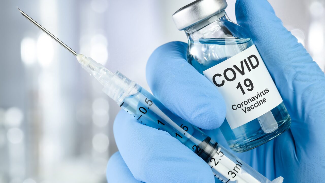 В России разработан новый противовирусный препарат против COVID-19 Учёные из Новосибирска создали препарат на осно...
