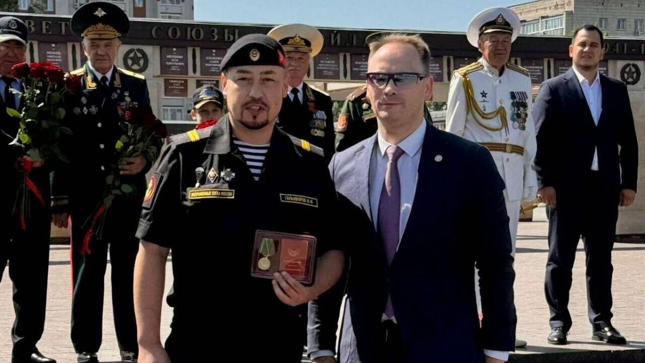 В Казани прошли торжества ко Дню ВМФ России В парке Победы Казани состоялся праздничный мит...