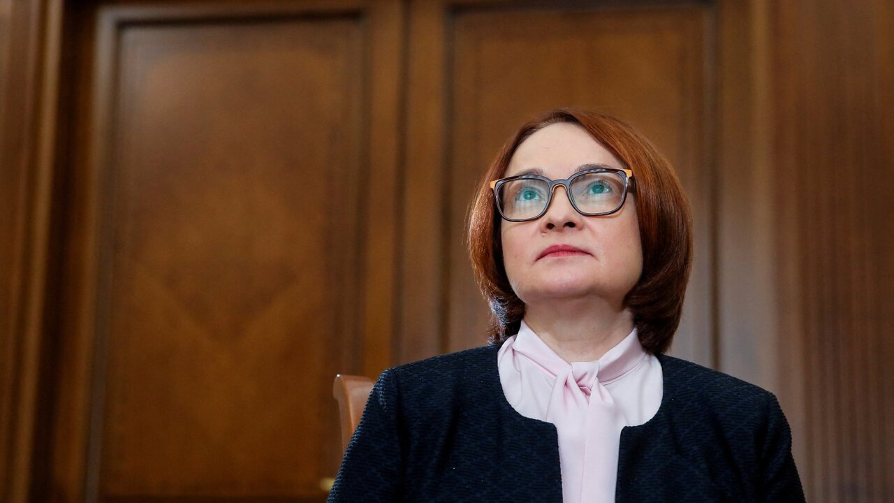 Набиуллина предупредила о рисках — рубль может потерять ценность быстрее, чем ждут На форуме «Финополис-2025» председатель Банка Р...