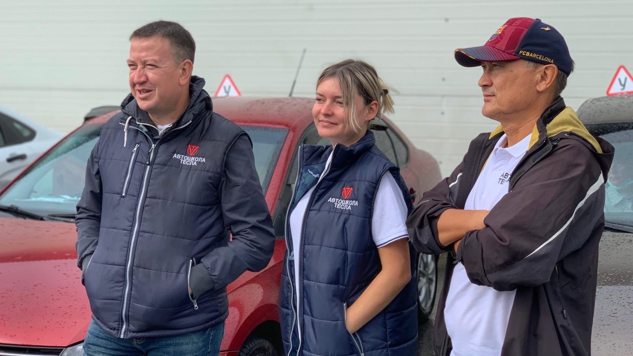  Разбираемся вместе с автошколой Тесла, почему ...