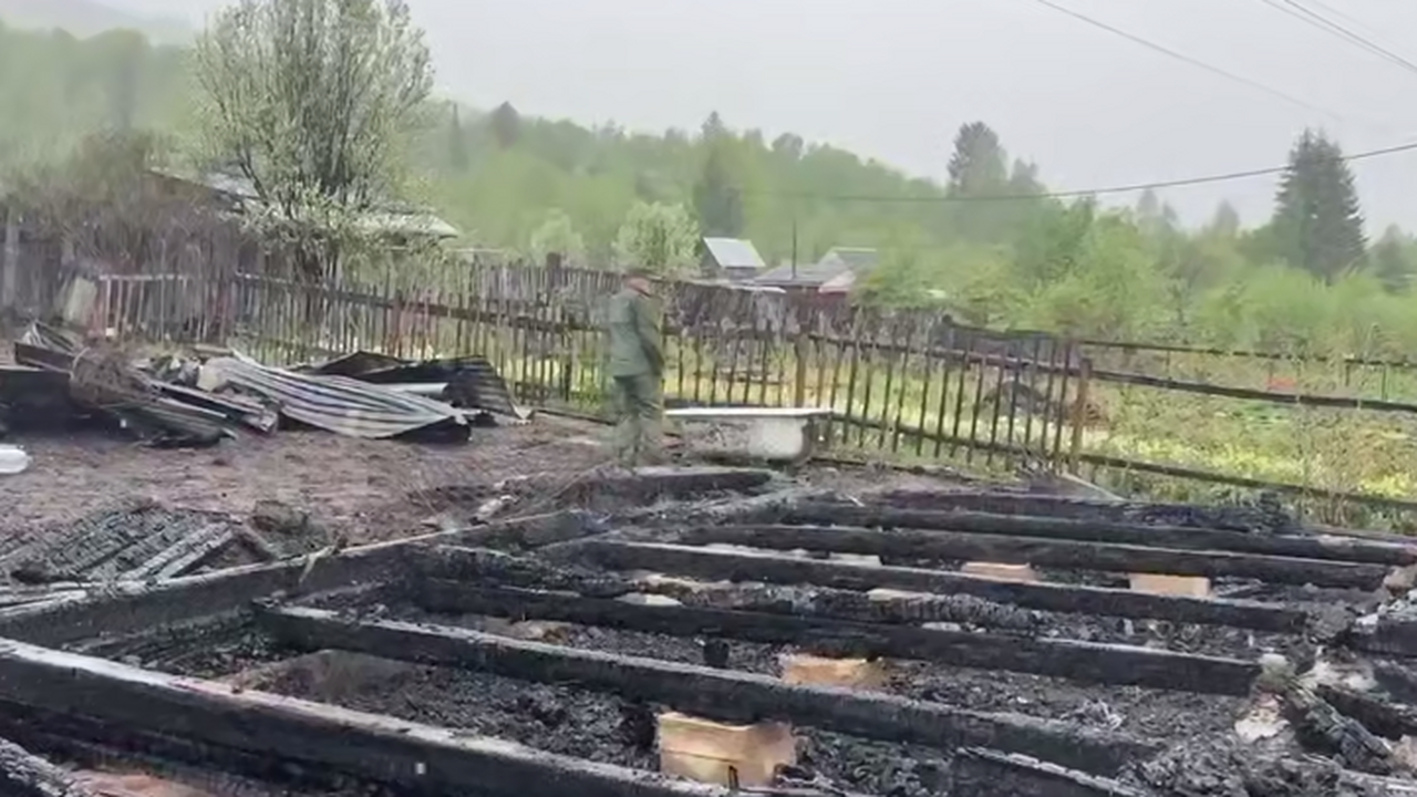 Мать пострадавшей при нападении в Байкальске сказала, что до ЧП ей звонила дочь Напомним, трагический инцидент произошёл в ночь...