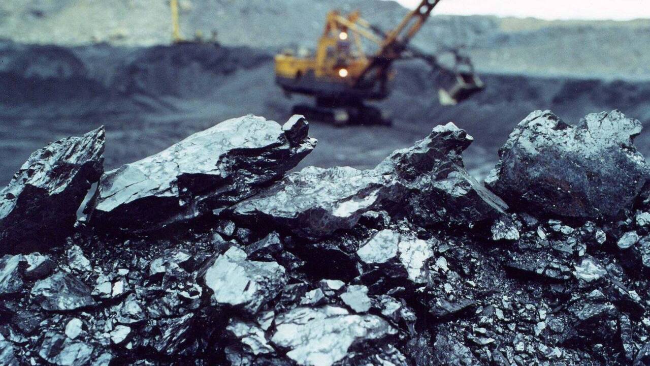 Месторождения угля и газа занимают важное место...