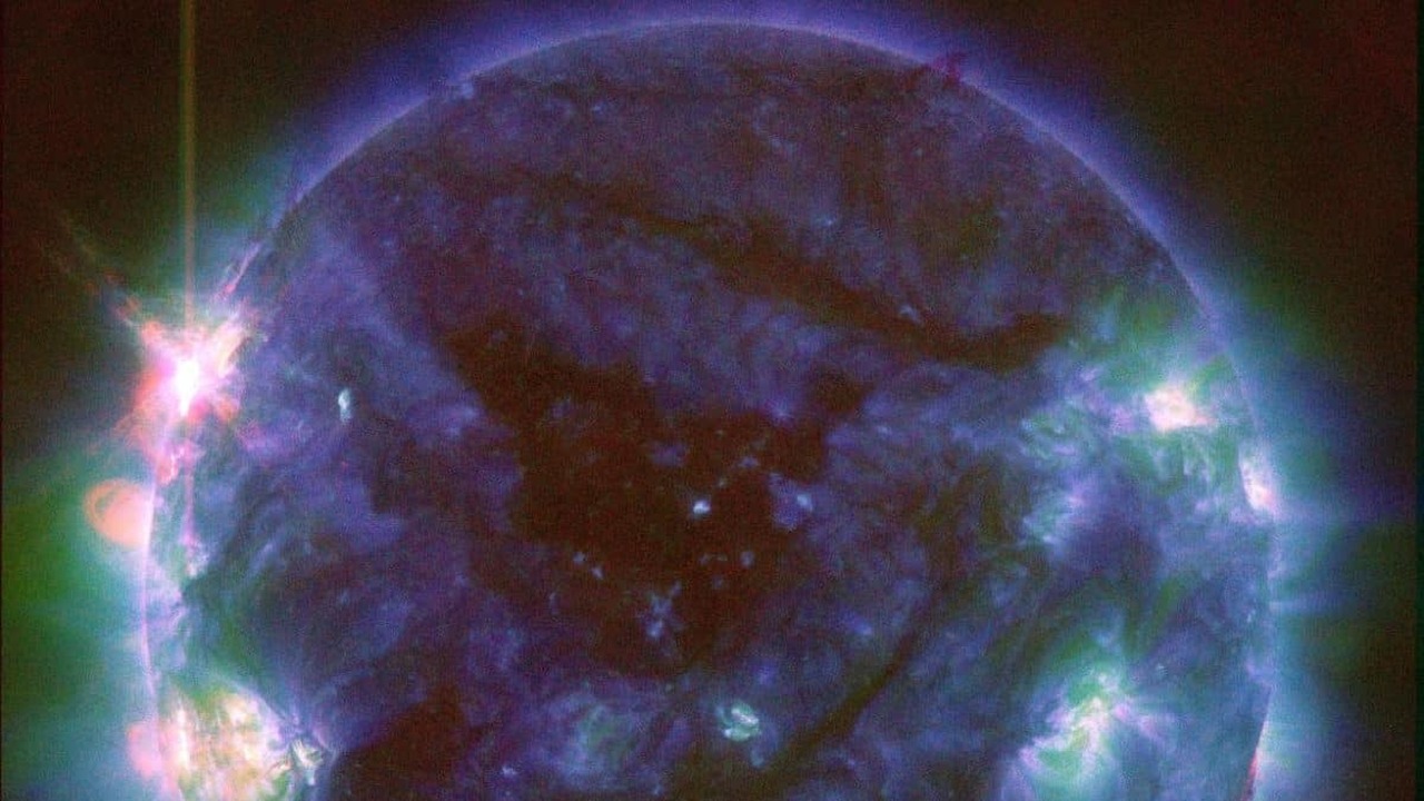 Нашли причину необычного поведения больших солнечных пятен В начале декабря 2025 года на Солнце зафиксиров...