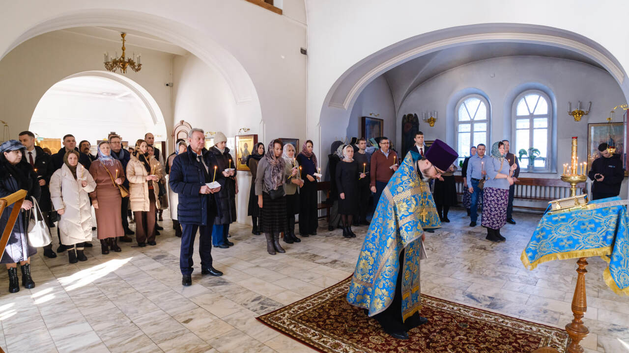 В преддверии Дня защитника Отечества 250 работн...