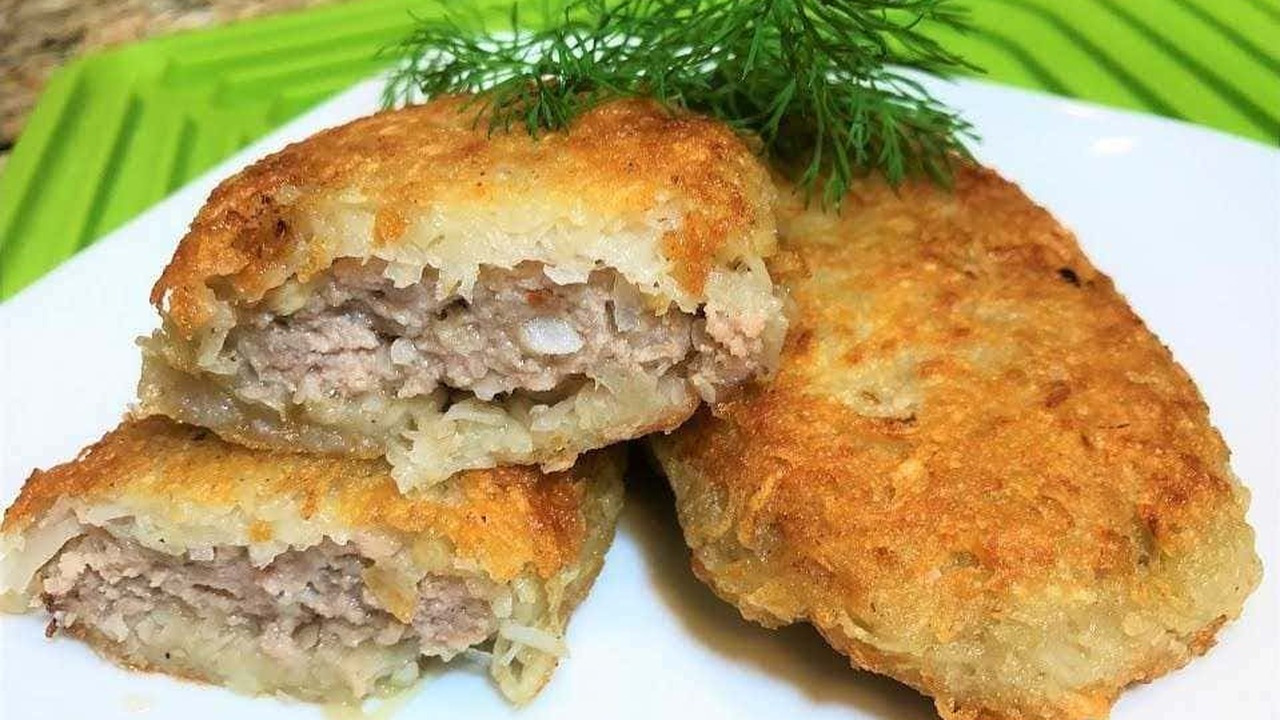 Исконно белорусские «колдуны» - семья просит добавки: простой, но очень вкусный рецепт Колдуны — это ароматное и сытное блюдо, которое...