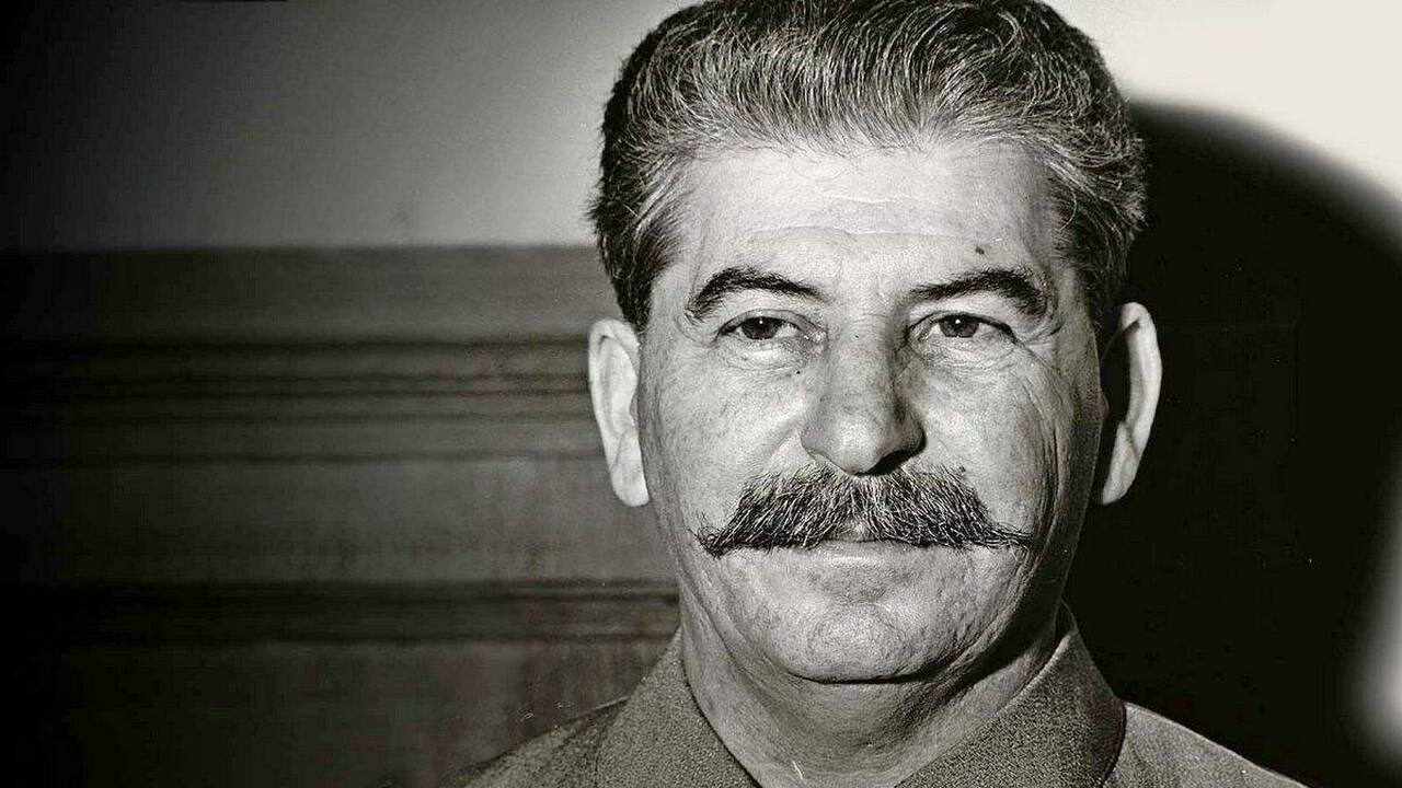 Сталин ел это постоянно: любимые блюда вождя, которые можно приготовить дома Иосиф Сталин, несмотря на суровый имидж, остава...