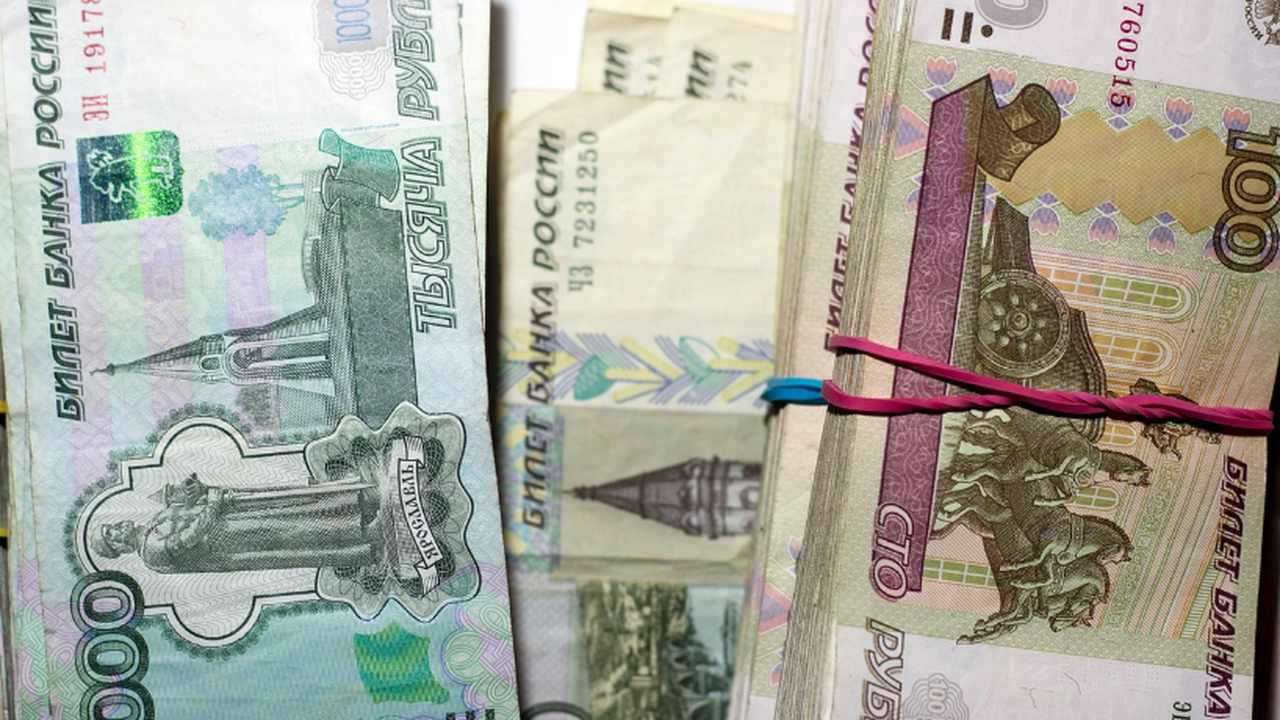 Минниханов утвердил повышение зарплат чиновников Татарстана с мая 2025 года В частности, ежемесячное вознаграждение министр...