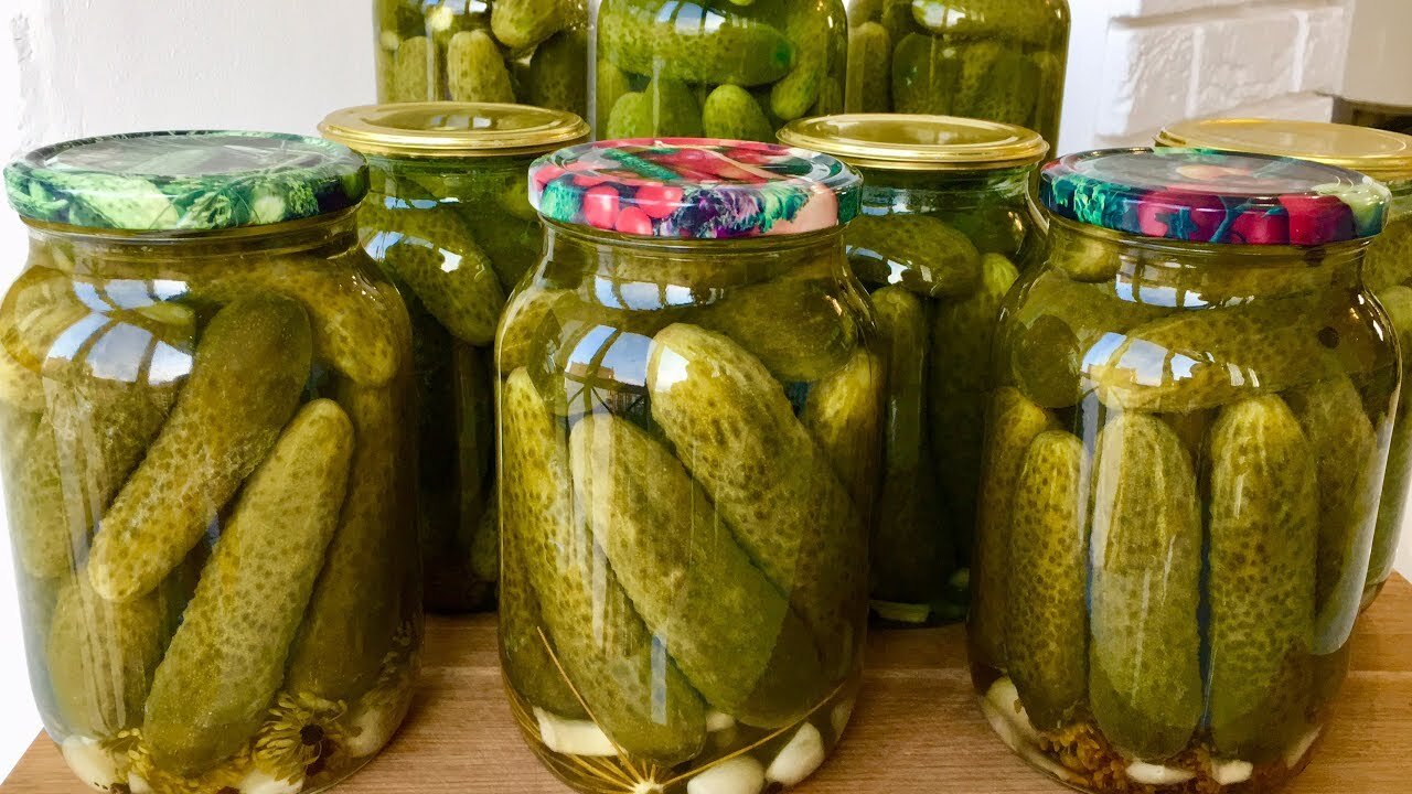 Маринованные огурцы с чесноком и укропом: домашний рецепт с секретами Маринованные огурцы с чесноком и укропом — это ...