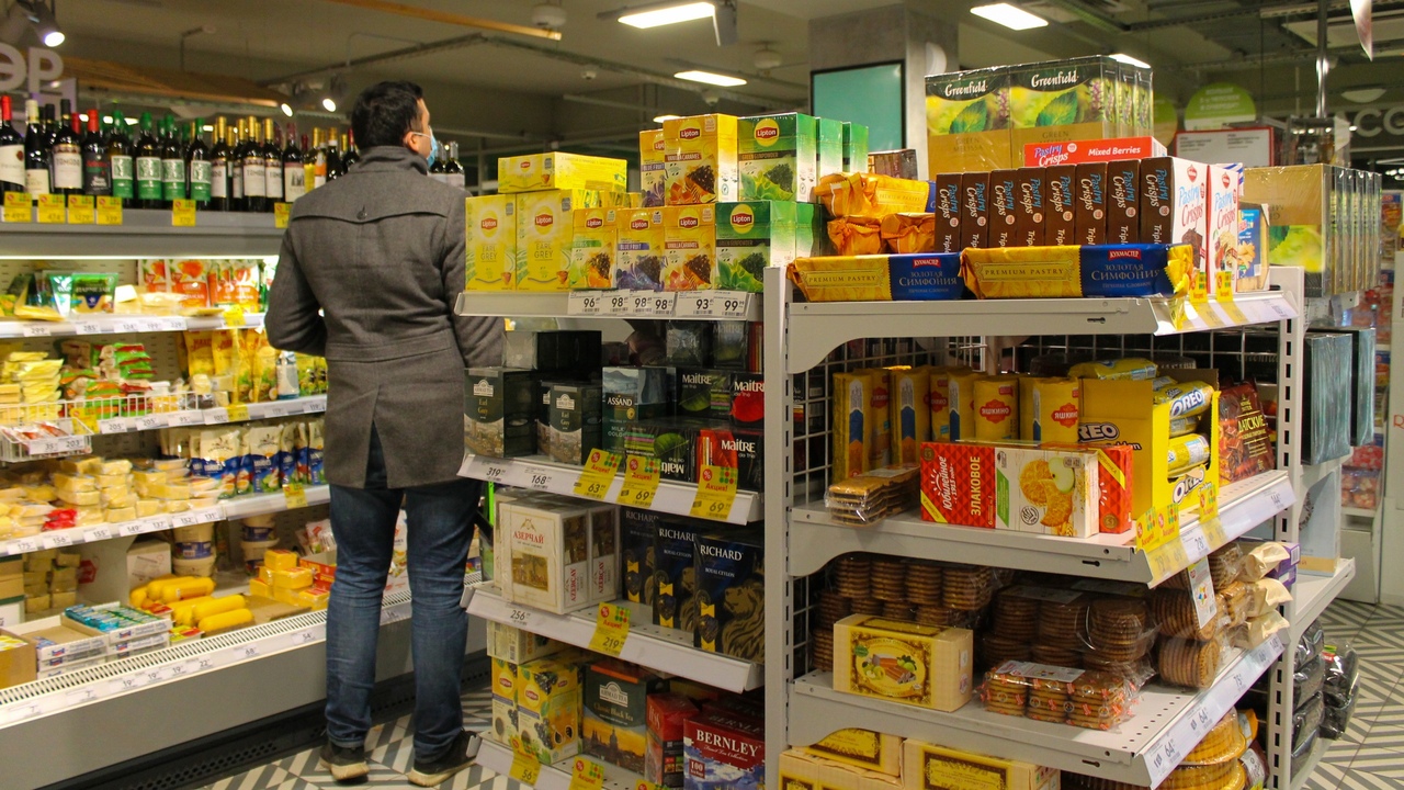 Сравнение «Чижика» и «Пятёрочки» дало неожиданный результат: расчёты указали, где экономия существеннее Появление сети «Светофор» встряхнуло рынок диск...