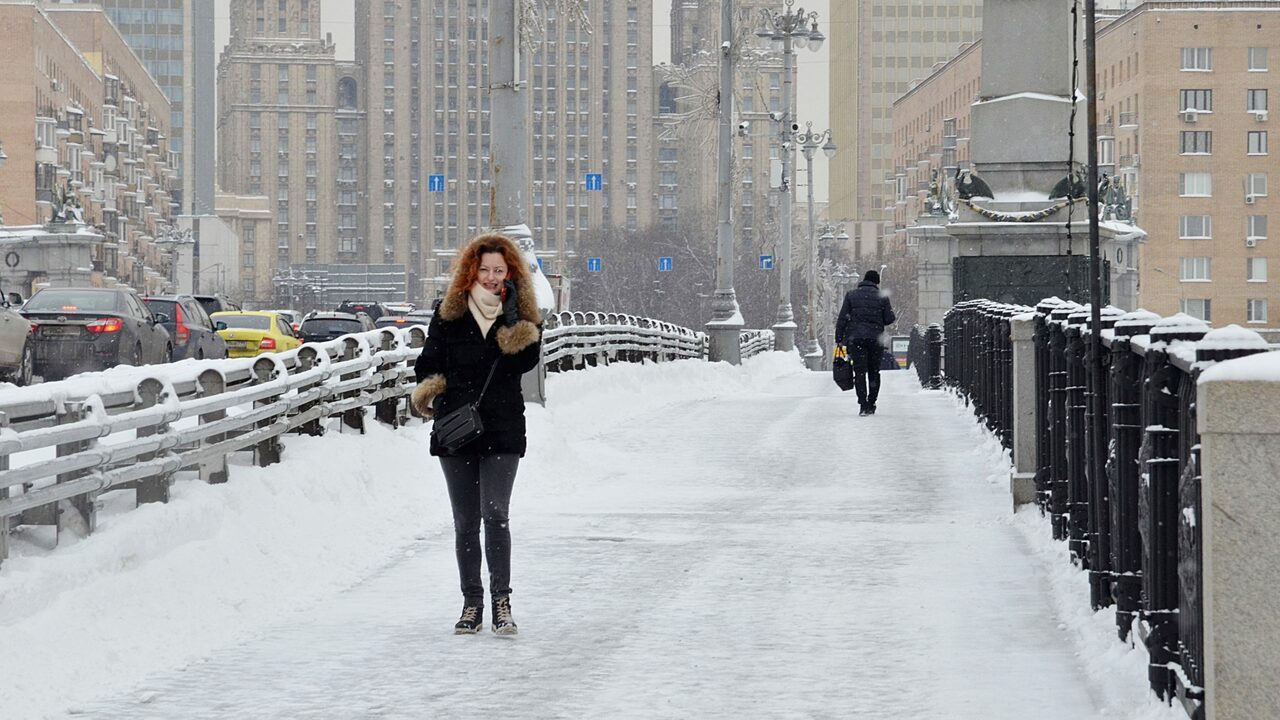 Метеорологи предостерегают, что зима в России в...