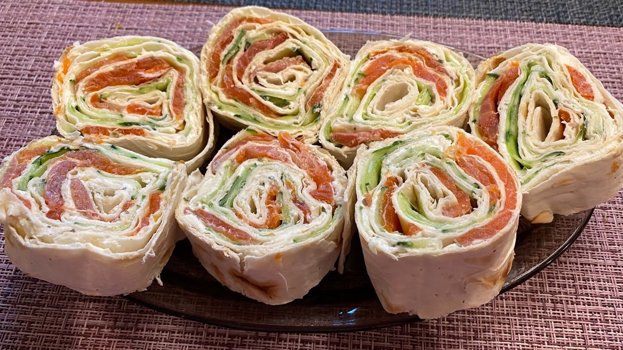 Быстро, просто и очень вкусно: берем лаваш и готовим нежные рулетики — сметут со стола в один миг Легкая закуска из лаваша с сыром, зеленью и рыб...