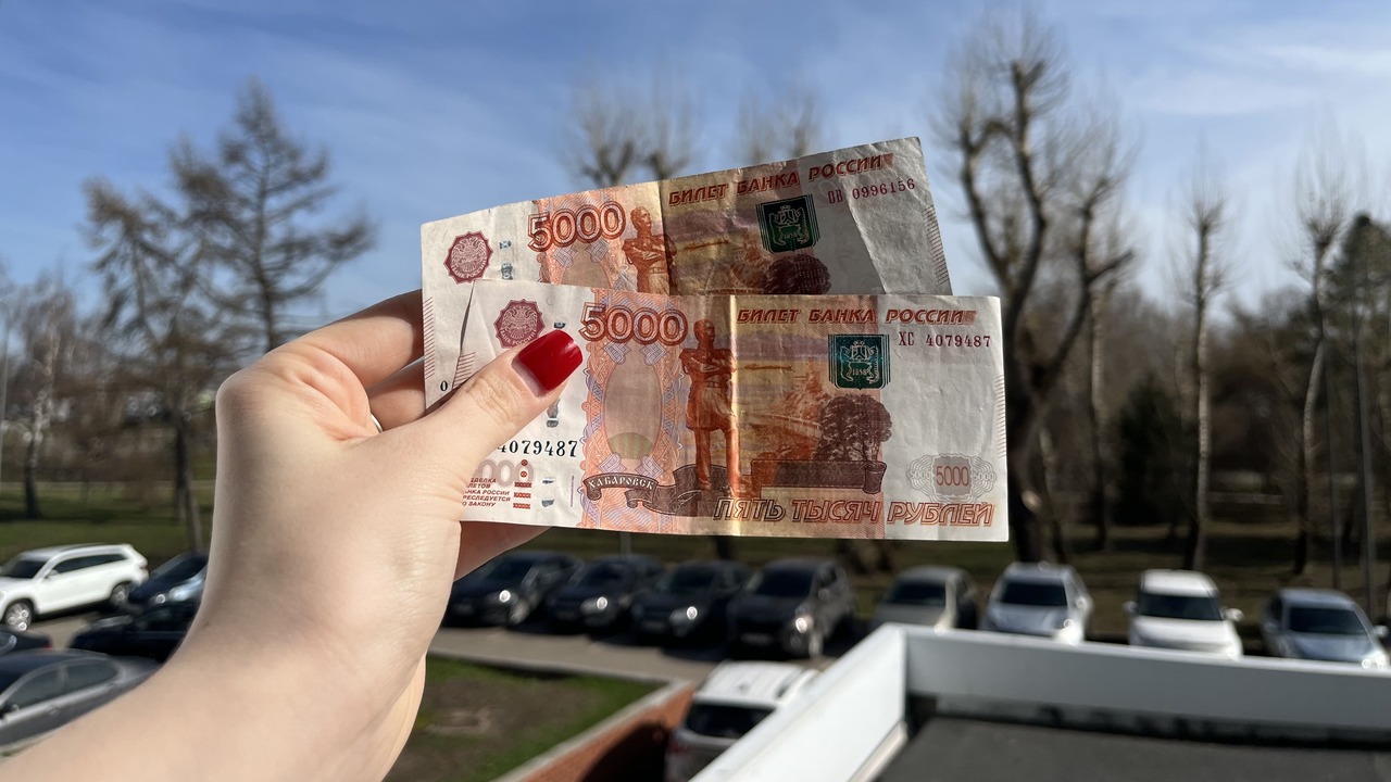 Для всех, кто хранит дома купюры 5 000 рублей - важные изменение в январе В январе 2025 года россияне начали получать нов...