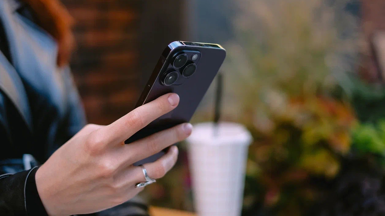 Т2 дарит до шести месяцев связи новым абонентам при переходе со своим номером  Т2, российский оператор мобильной связи, объявл...