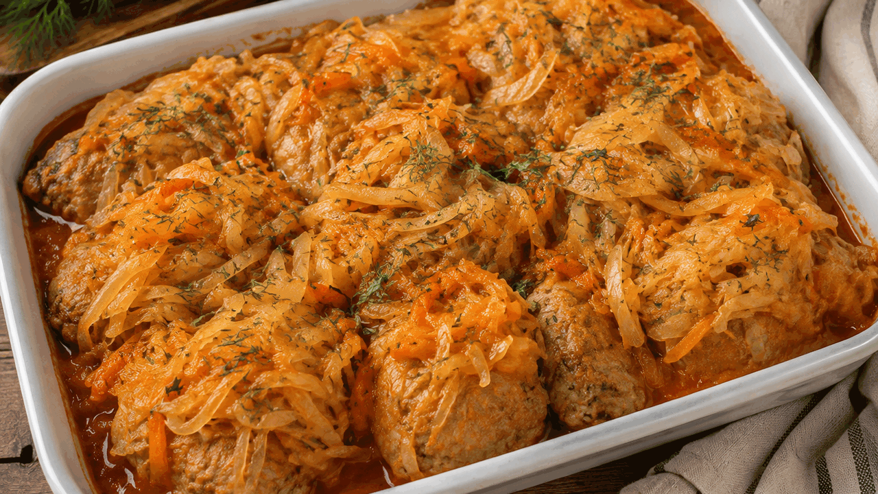 Ленивые голубцы в духовке: вкус как у классики, а возни меньше Ленивые голубцы выручают, когда хочется привычн...
