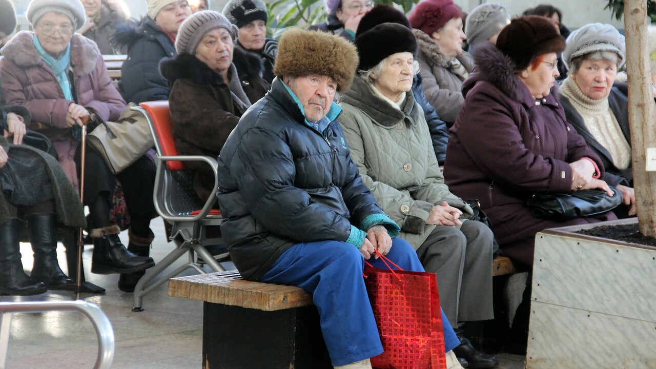 Сразу на 5-10 лет урежут пенсионный возраст — вводятся новые условия на 2025-2026 год В Российской Федерации определенные профессиона...