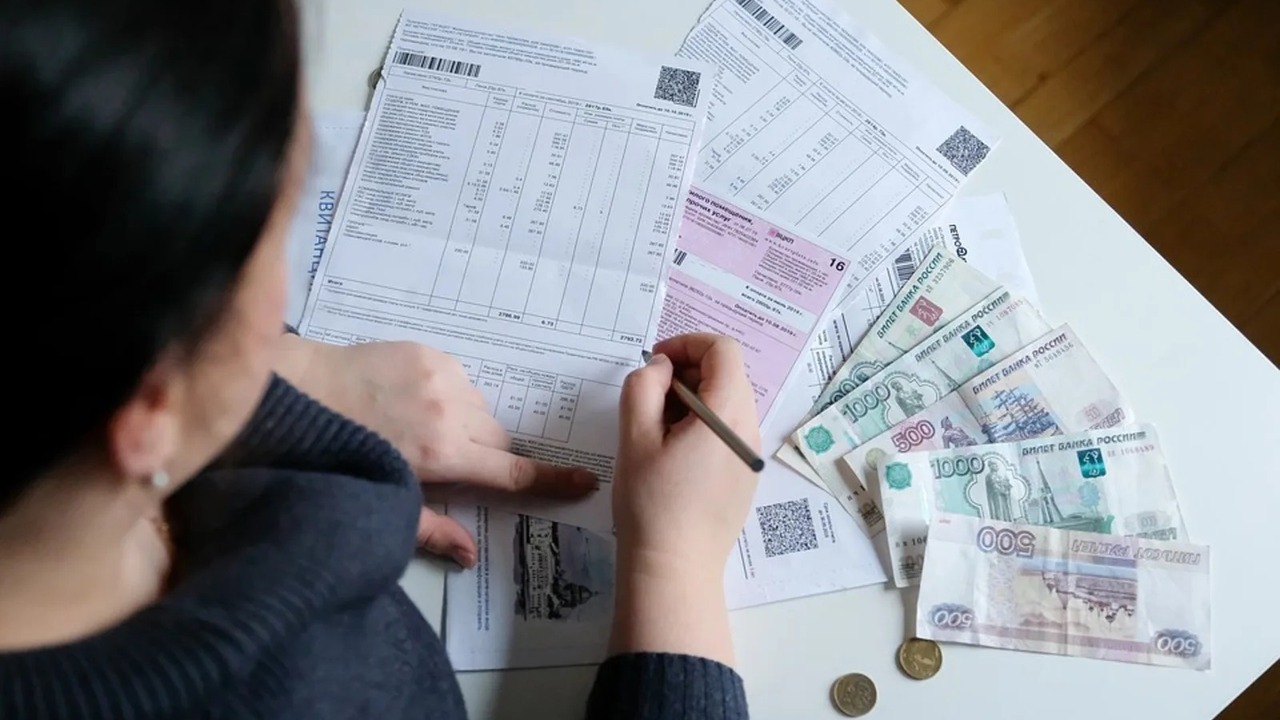 «Платить больше не придется». Всех, у кого в квартире есть счетчики, ждет нововведение с августа 2025 Жителям России, в чьих квартирах уже стоят инди...