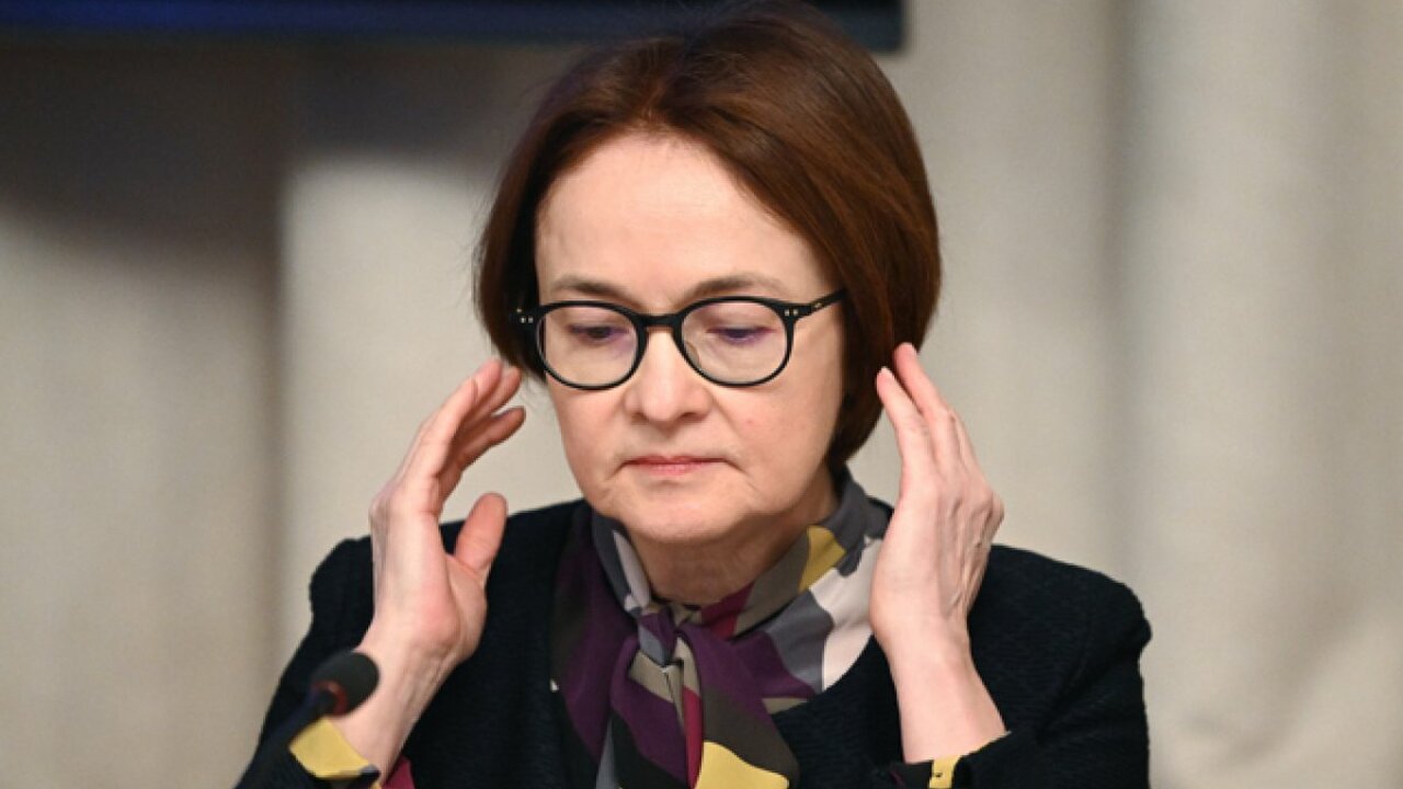 Эльвира Набиуллина предрекла беды россиянам: никаких кредитов и ипотек Банк России сохраняет ключевую ставку на уровне...
